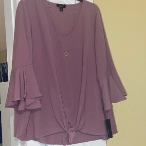 Women’s blouse 👚 really nice never worn